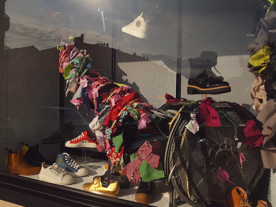 Vitrine textile en collaboration avec l'artiste sétoise ISABELLE PIRON
